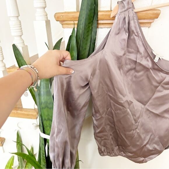 Joie Silver One Shoulder Cinched Hem Cut Out Silk Blouse Abatha Top Size Medium - Picture 3 of 7